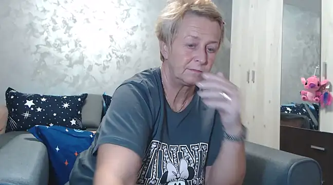 Snapshot of RosesandLillies chatting on March 2025 05:39:02 PM RosesandLillies online show from March 2025 05:39:02 PM