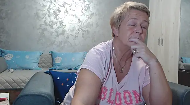 Snapshot of RosesandLillies chatting on March 2025 04:55:02 PM RosesandLillies online show from March 2025 04:55:02 PM