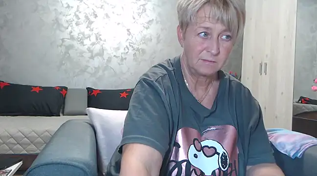 Snapshot of RosesandLillies chatting on March 2025 05:33:02 PM RosesandLillies online show from March 2025 05:33:02 PM