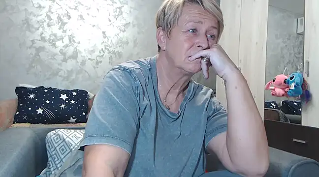 Snapshot of RosesandLillies chatting on March 2025 05:39:02 PM RosesandLillies online show from March 2025 05:39:02 PM