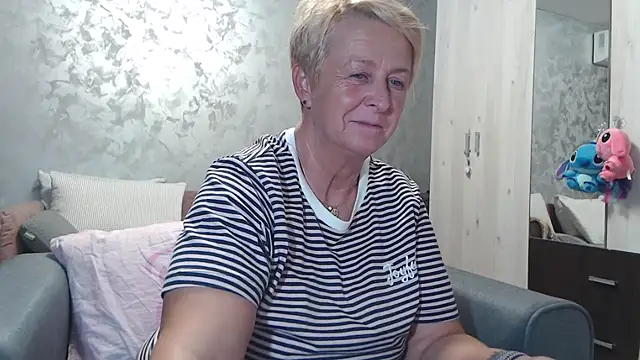 Snapshot of RosesandLillies chatting on September 2025 05:15:02 PM RosesandLillies online show from September 2025 05:15:02 PM