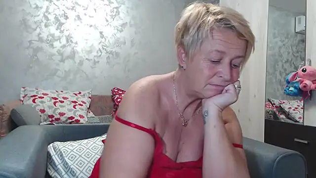 Snapshot of RosesandLillies chatting on October 2025 04:37:01 PM RosesandLillies online show from October 2025 04:37:01 PM