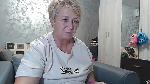 Snapshot of RosesandLillies chatting on October 2025 04:07:02 PM RosesandLillies online show from October 2025 04:07:02 PM