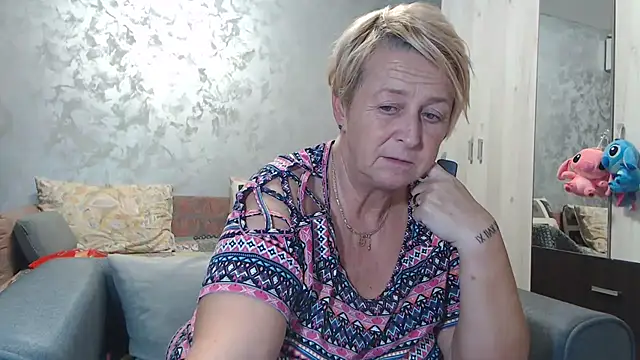 Snapshot of RosesandLillies chatting on October 2025 04:07:02 PM RosesandLillies online show from October 2025 04:07:02 PM