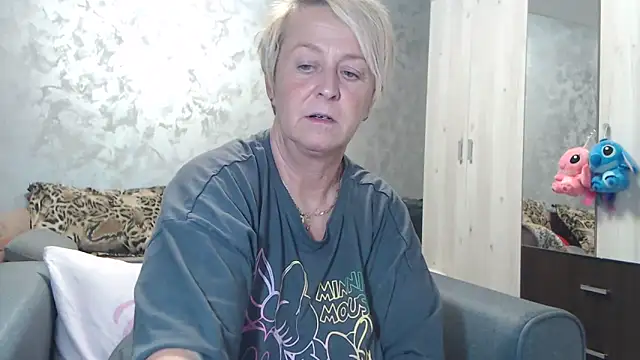 Snapshot of RosesandLillies chatting on October 2025 05:28:01 PM RosesandLillies online show from October 2025 05:28:01 PM