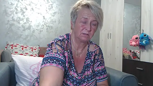 Snapshot of RosesandLillies chatting on November 2025 05:26:01 PM RosesandLillies online show from November 2025 05:26:01 PM