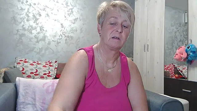 Snapshot of RosesandLillies chatting on November 2025 05:46:02 PM RosesandLillies online show from November 2025 05:46:02 PM