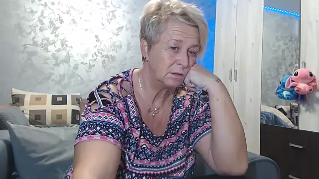 Snapshot of RosesandLillies chatting on November 2025 06:29:02 PM RosesandLillies online show from November 2025 06:29:02 PM