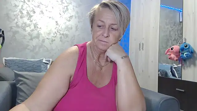 Snapshot of RosesandLillies chatting on November 2025 05:24:02 PM RosesandLillies online show from November 2025 05:24:02 PM