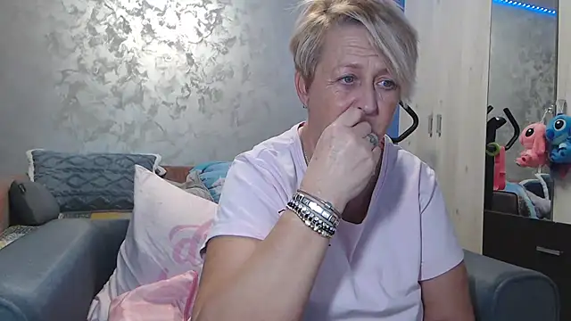 RosesandLillies online show from March 2026 06:04:01 PM