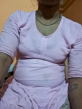 Snapshot of Sunita33 chatting on February 2025 04:55:01 PM Sunita33 online show from February 2025 04:55:01 PM