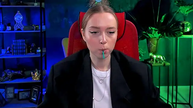 JenniferGraces online show from March 2025 08:30:01 AM