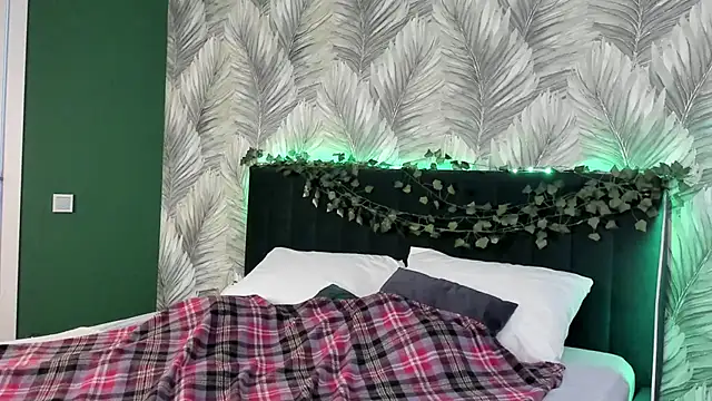 Snapshot of boozekirs_ chatting on November 2025 03:06:01 AM boozekirs online show from November 2025 03:06:01 AM