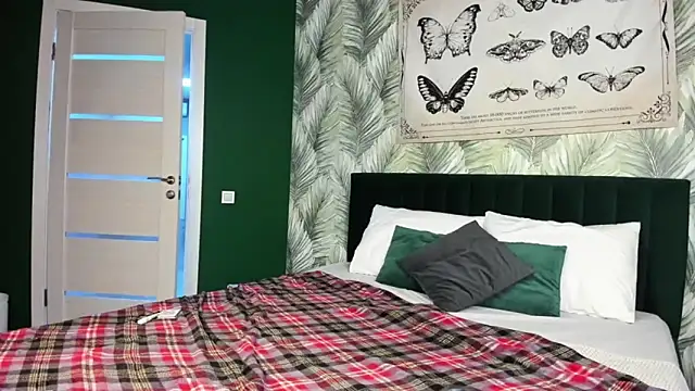 Snapshot of boozekirs_ chatting on November 2025 03:17:02 AM boozekirs online show from November 2025 03:17:02 AM