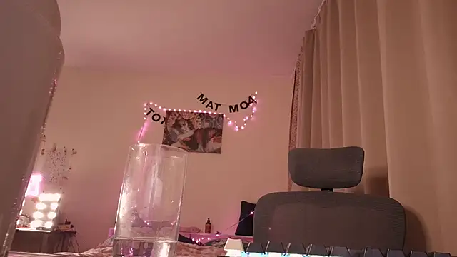 Snapshot of boozekirs_ chatting on November 2025 03:07:01 AM boozekirs online show from November 2025 03:07:01 AM