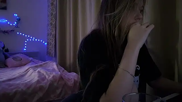 Snapshot of boozekirs_ chatting on February 2026 02:27:01 AM boozekirs online show from February 2026 02:27:01 AM