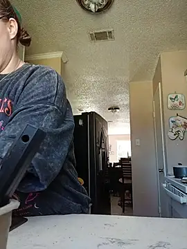 HTXBELLE online show from October 2025 06:30:02 PM