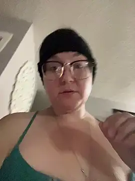 HTXBELLE online show from February 2026 11:42:02 AM