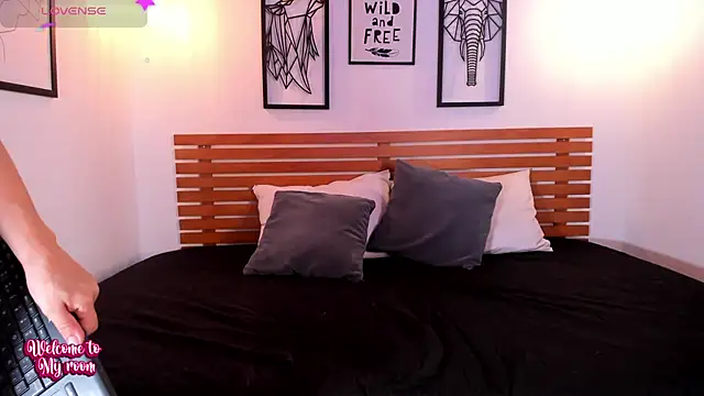 AbellaFox  online show from September 2025 07:41:02 PM