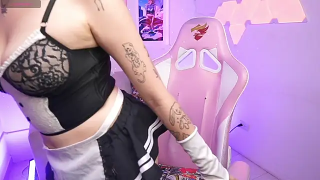 Snapshot of SaharaKramer chatting on February 2025 07:19:02 PM SaharaKramer online show from February 2025 07:19:02 PM