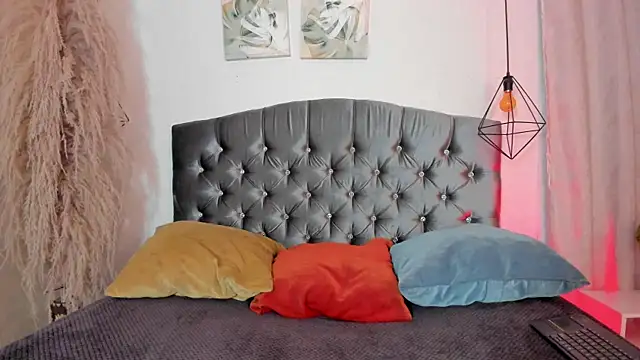 iiangel  online show from October 2025 03:58:02 AM