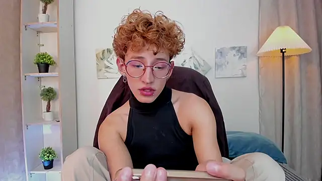 iiangel  online show from February 2026 04:28:02 AM