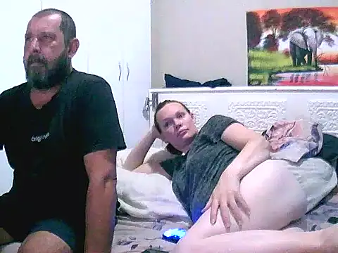 redsparrowXxXx online show from February 2026 07:09:01 PM