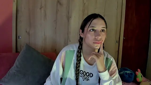 TANIA 06 online show from June 2026 01:10:01 PM