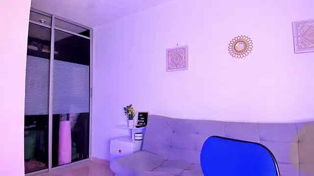 emily-777 online show from December 2025 09:43:02 PM