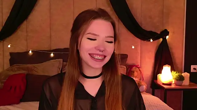 Snapshot of Sierra_Fane chatting on March 2025 07:43:02 PM Sierra Fane online show from March 2025 07:43:02 PM