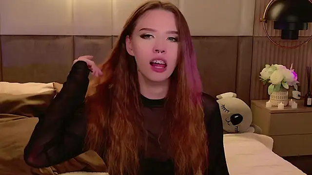 Snapshot of Sierra_Fane chatting on March 2025 02:48:01 AM Sierra Fane online show from March 2025 02:48:01 AM