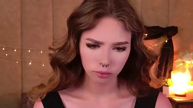 Snapshot of Sierra_Fane chatting on September 2025 08:41:01 PM Sierra Fane online show from September 2025 08:41:01 PM