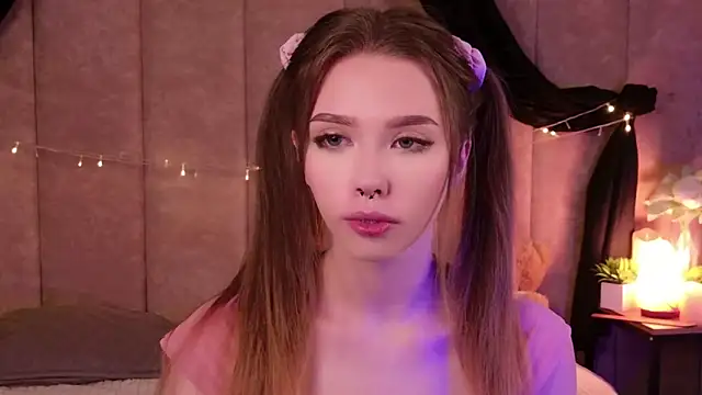 Snapshot of Sierra_Fane chatting on September 2025 09:03:02 PM Sierra Fane online show from September 2025 09:03:02 PM