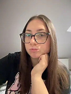 Snapshot of May_Alisa chatting on October 2025 02:48:02 PM May Alisa online show from October 2025 02:48:02 PM