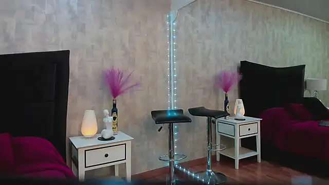 NahomyCarther online show from April 2026 11:27:02 PM