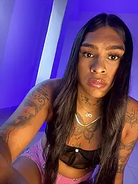 Snapshot of miamibitch chatting on February 2025 10:42:02 PM miamibitch online show from February 2025 10:42:02 PM