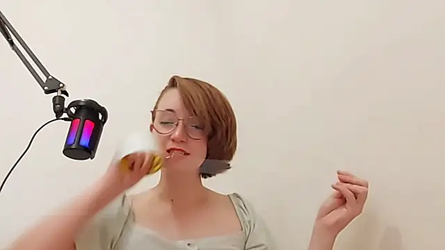 Elise Nyx online show from October 2025 02:25:02 PM