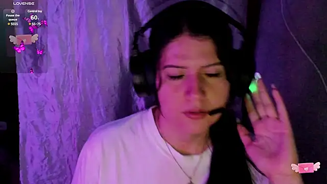 Snapshot of brii69 chatting on March 2025 11:32:02 PM brii69 online show from March 2025 11:32:02 PM