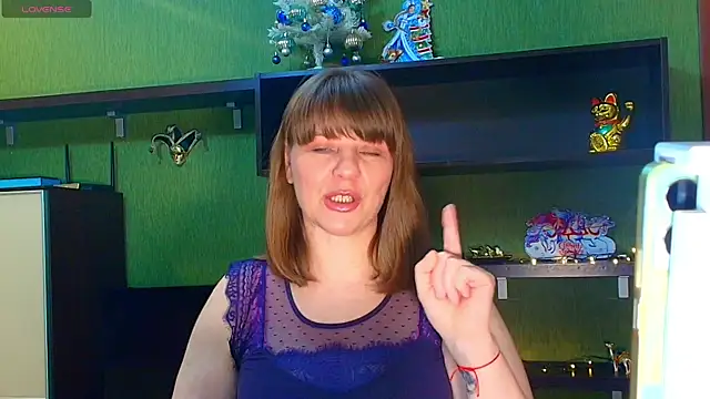 VeronikawGold online show from December 2025 08:00:01 AM