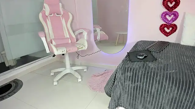 emily sweett24 online show from February 2025 12:48:01 PM