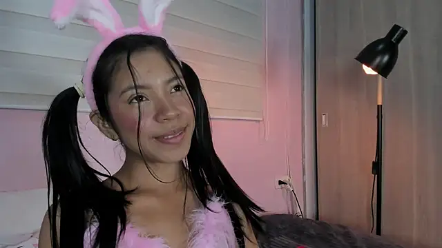 emily sweett24 online show from March 2025 03:49:01 PM