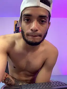 Snapshot of eross_chipre_ chatting on March 2025 04:24:02 AM eross chipre  online show from March 2025 04:24:02 AM