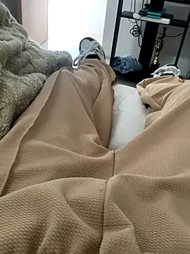 Snapshot of eross_chipre_ chatting on September 2025 05:51:02 PM eross chipre  online show from September 2025 05:51:02 PM