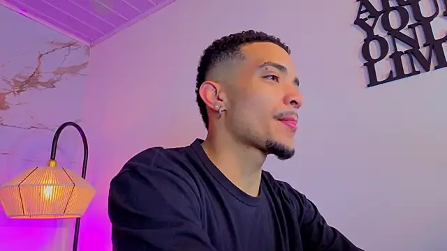 Snapshot of eross_chipre_ chatting on October 2025 11:53:02 AM eross chipre  online show from October 2025 11:53:02 AM