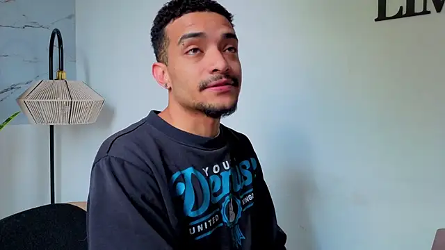 Snapshot of eross_chipre_ chatting on October 2025 02:38:01 PM eross chipre  online show from October 2025 02:38:01 PM