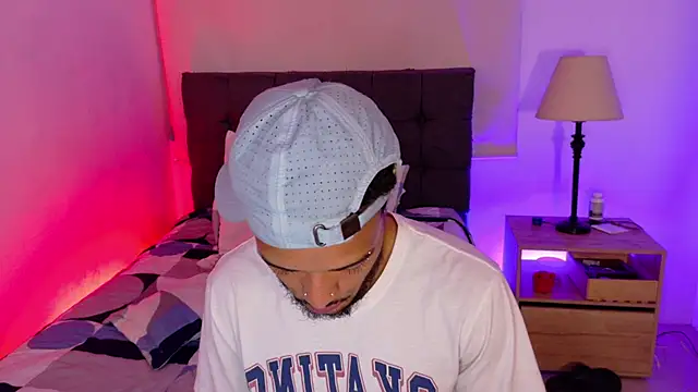 Snapshot of eross_chipre_ chatting on March 2026 01:18:01 AM eross chipre online show from March 2026 01:18:01 AM