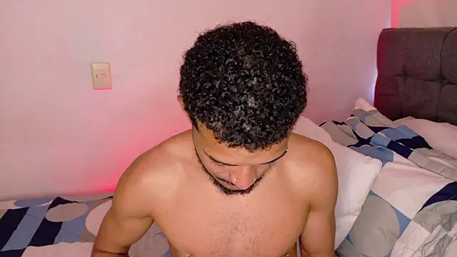 Snapshot of eross_chipre_ chatting on April 2026 07:00:01 PM eross chipre online show from April 2026 07:00:01 PM