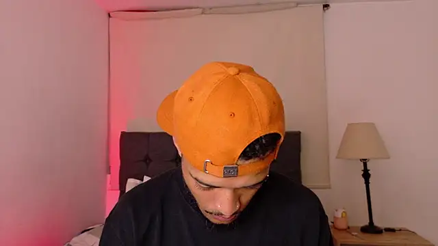 Snapshot of eross_chipre_ chatting on April 2026 03:15:01 AM eross chipre online show from April 2026 03:15:01 AM