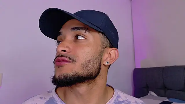 Snapshot of eross_chipre_ chatting on April 2026 05:30:01 AM eross chipre online show from April 2026 05:30:01 AM