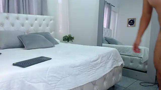 sebastian colle online show from February 2025 06:15:02 PM